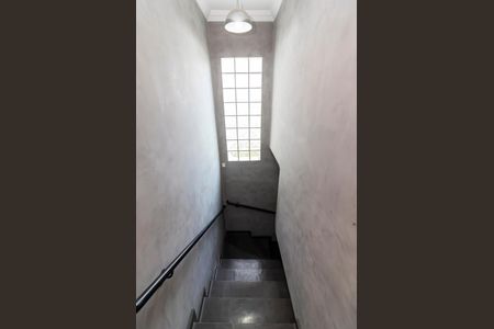 Casa à venda com 260m², 3 quartos e 5 vagasEscada