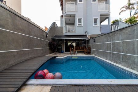 Casa à venda com 260m², 3 quartos e 5 vagasÁrea de Lazer - Piscina