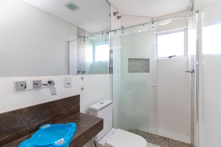 Casa à venda com 260m², 3 quartos e 5 vagasBanheiro da Suíte 2