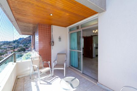 Apartamento à venda com 125m², 3 quartos e 2 vagas Apartamento à venda com 125m², 3 quartos e 2 vagasVaranda da Sala