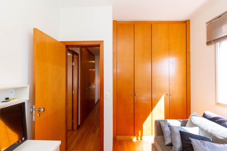 Apartamento à venda com 125m², 3 quartos e 2 vagas Apartamento à venda com 125m², 3 quartos e 2 vagasQuarto 2
