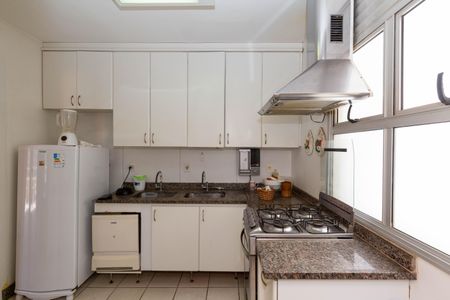 Apartamento à venda com 125m², 3 quartos e 2 vagas Apartamento à venda com 125m², 3 quartos e 2 vagasCozinha