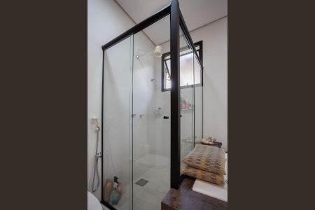 Casa à venda com 303m², 4 quartos e 6 vagasBanheiro da Suíte