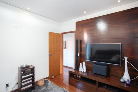 Casa à venda com 303m², 4 quartos e 6 vagasQuarto 1