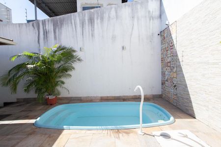 Casa à venda com 303m², 4 quartos e 6 vagasPiscina