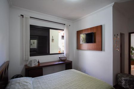 Casa à venda com 303m², 4 quartos e 6 vagasSuíte