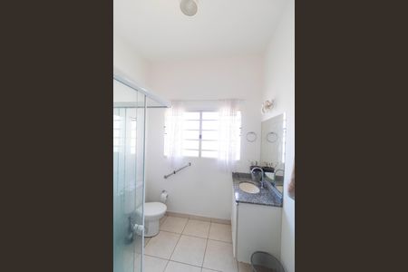 Casa à venda com 186m², 4 quartos e 3 vagasBanheiro 