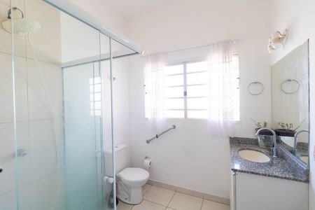 Casa à venda com 186m², 4 quartos e 3 vagasBanheiro 