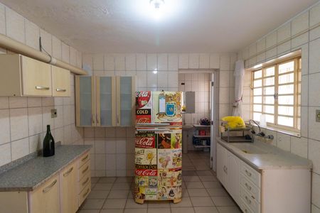 Casa à venda com 186m², 4 quartos e 3 vagasCozinha da casa 02