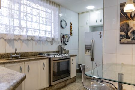 Casa para alugar com 400m², 4 quartos e 3 vagas Casa para alugar com 400m², 4 quartos e 3 vagasCozinha