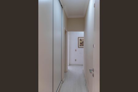 Casa para alugar com 400m², 4 quartos e 3 vagas Casa para alugar com 400m², 4 quartos e 3 vagasCorredor