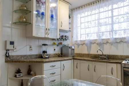 Casa para alugar com 400m², 4 quartos e 3 vagas Casa para alugar com 400m², 4 quartos e 3 vagasCozinha