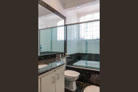 Casa para alugar com 400m², 4 quartos e 3 vagas Casa para alugar com 400m², 4 quartos e 3 vagasBanheiro da Suíte 1