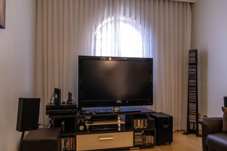 Casa para alugar com 400m², 4 quartos e 3 vagas Casa para alugar com 400m², 4 quartos e 3 vagasSala 2