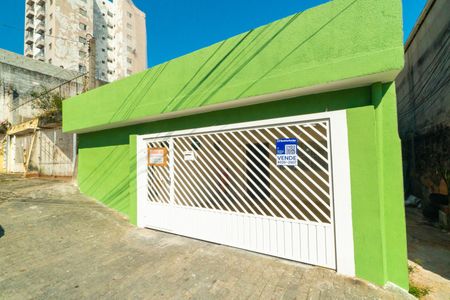 Casa à venda com 115m², 2 quartos e 2 vagas Casa à venda com 115m², 2 quartos e 2 vagasFachada