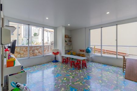 Apartamento à venda com 162m², 3 quartos e 3 vagas Apartamento à venda com 162m², 3 quartos e 3 vagasÁrea comum - Brinquedoteca