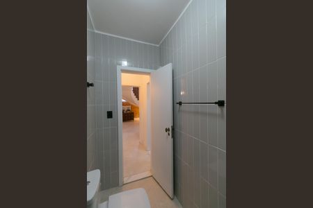 Casa à venda com 346m², 5 quartos e 4 vagas Casa à venda com 346m², 5 quartos e 4 vagasBanheiro da Suíte 1