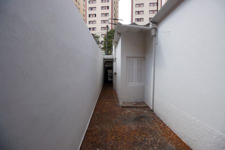 Casa à venda com 70m², 2 quartos e 1 vagaCorredor externo