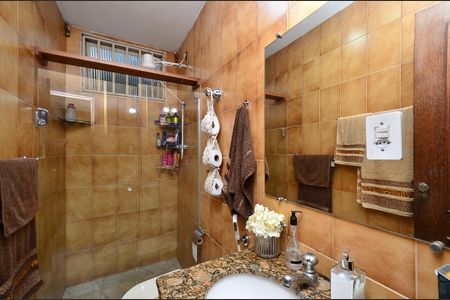 Apartamento à venda com 65m², 2 quartos e 1 vagaBanheiro Social