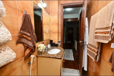 Apartamento à venda com 65m², 2 quartos e 1 vagaBanheiro Social