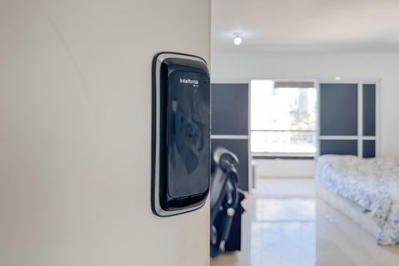 Studio à venda com 35m², 1 quarto e 1 vaga Studio à venda com 35m², 1 quarto e 1 vagaFechadura Digital