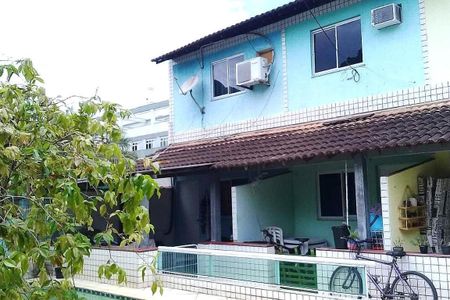 Casa à venda com 60m², 2 quartos e 1 vaga