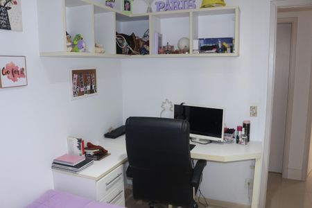 Apartamento à venda com 96m², 3 quartos e 2 vagasQuarto 2