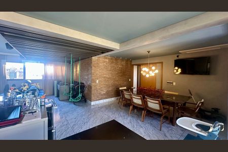 Apartamento à venda com 150m², 4 quartos e 3 vagasSala