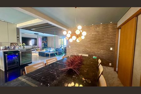 Apartamento à venda com 150m², 4 quartos e 3 vagasSala