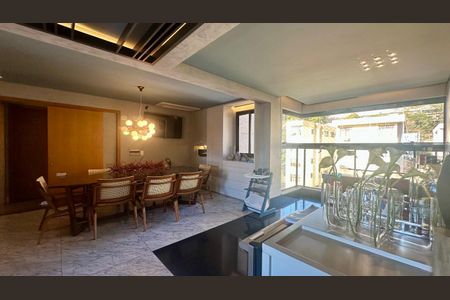 Apartamento à venda com 150m², 4 quartos e 3 vagasSala