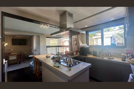 Apartamento à venda com 150m², 4 quartos e 3 vagasCozinha