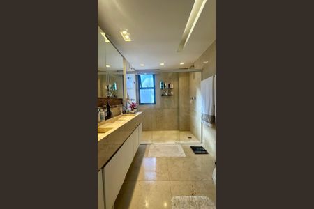 Apartamento à venda com 150m², 4 quartos e 3 vagasBanheiro da Suíte 1