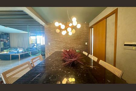 Apartamento à venda com 150m², 4 quartos e 3 vagasSala