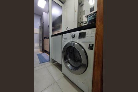 Apartamento à venda com 93m², 2 quartos e 2 vagas Apartamento à venda com 93m², 2 quartos e 2 vagasÁrea de Serviço