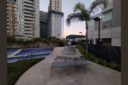 Apartamento à venda com 93m², 2 quartos e 2 vagas Apartamento à venda com 93m², 2 quartos e 2 vagasÁrea comum - Piscina
