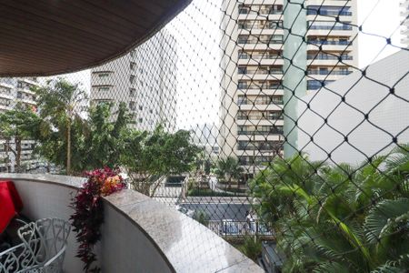 Apartamento à venda com 144m², 3 quartos e 3 vagasVaranda