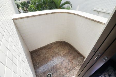 Apartamento à venda com 144m², 3 quartos e 3 vagasVaranda da Suíte 1