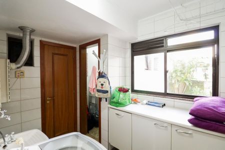 Apartamento à venda com 144m², 3 quartos e 3 vagasÁrea de Serviço e Banheiro de Serviço