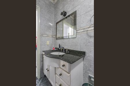 Casa à venda com 150m², 4 quartos e 2 vagasBanheiro