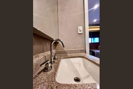 Apartamento à venda com 125m², 3 quartos e 2 vagas Apartamento à venda com 125m², 3 quartos e 2 vagasBanheiro da Suíte 3