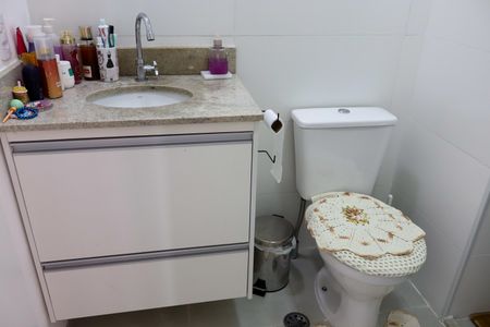 Apartamento à venda com 48m², 2 quartos e 1 vaga Apartamento à venda com 48m², 2 quartos e 1 vagaBanheiro