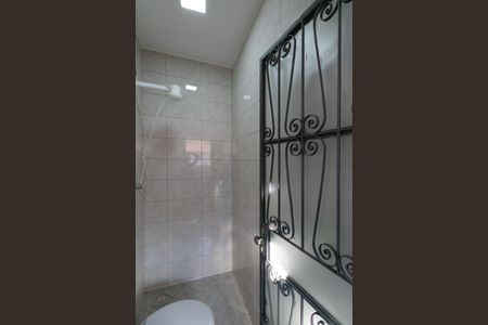 Casa à venda com 180m², 3 quartos e 2 vagas Casa à venda com 180m², 3 quartos e 2 vagasBanheiro de Serviço