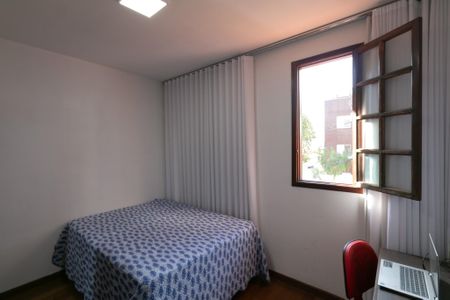 Casa à venda com 180m², 3 quartos e 2 vagas Casa à venda com 180m², 3 quartos e 2 vagasQuarto 2