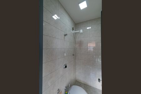 Casa à venda com 180m², 3 quartos e 2 vagas Casa à venda com 180m², 3 quartos e 2 vagasBanheiro de Serviço