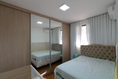 Casa à venda com 180m², 3 quartos e 2 vagas Casa à venda com 180m², 3 quartos e 2 vagasSuíte