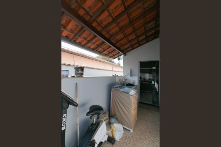 Casa à venda com 180m², 3 quartos e 2 vagas Casa à venda com 180m², 3 quartos e 2 vagasÁrea de Serviço