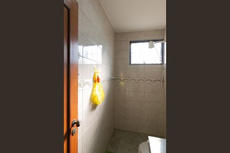 Casa à venda com 180m², 3 quartos e 2 vagas Casa à venda com 180m², 3 quartos e 2 vagasBanheiro Social