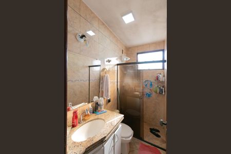 Casa à venda com 180m², 3 quartos e 2 vagas Casa à venda com 180m², 3 quartos e 2 vagasBanheiro da Suíte