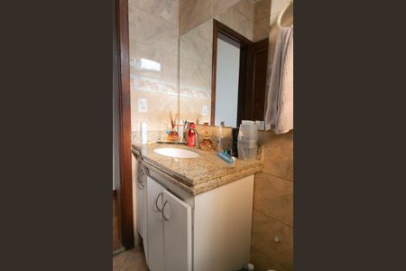 Casa à venda com 180m², 3 quartos e 2 vagas Casa à venda com 180m², 3 quartos e 2 vagasBanheiro da Suíte