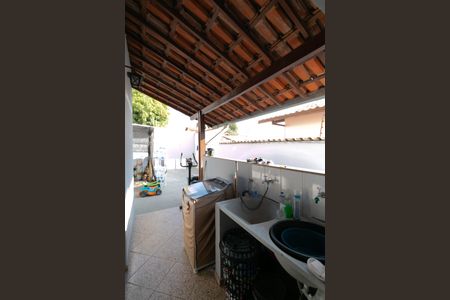 Casa à venda com 180m², 3 quartos e 2 vagas Casa à venda com 180m², 3 quartos e 2 vagasÁrea de Serviço